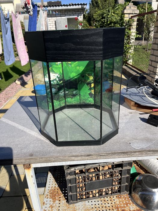 Продам б/у акваріум