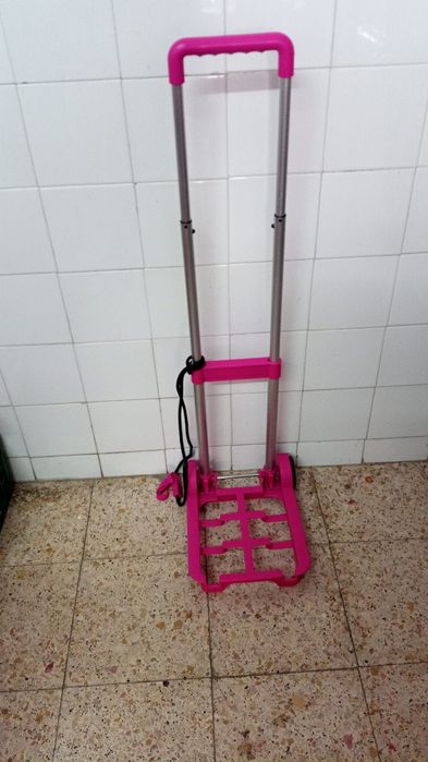 Carrinho para malas e caixas