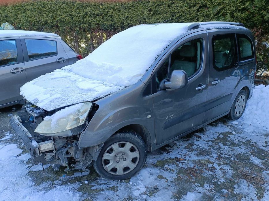 sprzedam do naprawy PEUGEOT PARTNER 1.6 hdi 2010r