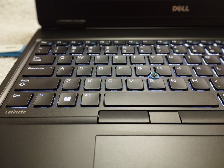 Игровой Dell 5580 IPS i5-6440HQ/8gb DDR4/SSD 256gb/nVidia 940mx