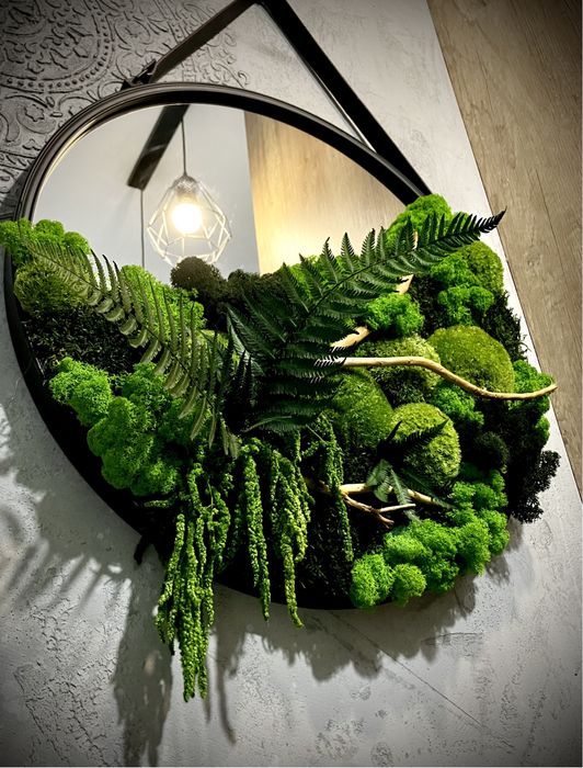 Delikatna piękna okrągła dekoracja z mchów stabilizowanych