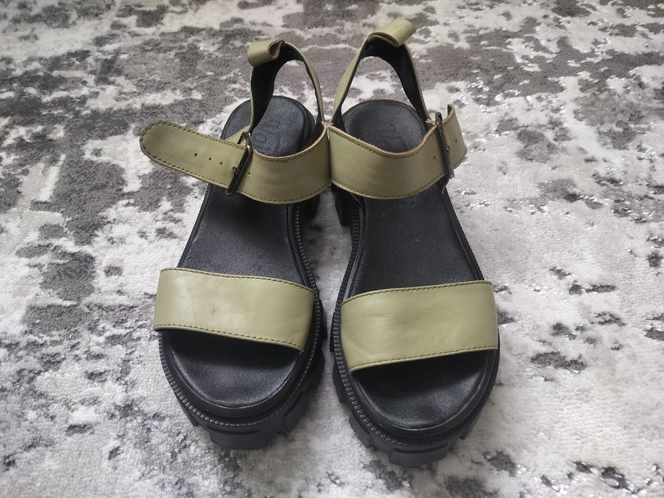 Босоніжки, сандалі, літнє взуття для дівчинки 37 розмір