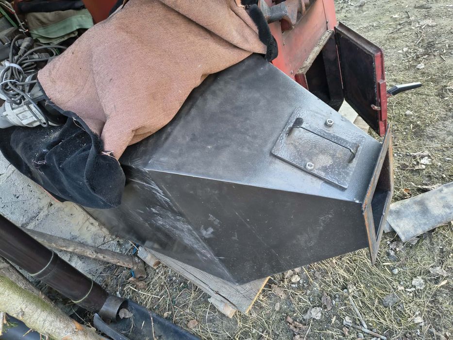 Podajnik ślimakowy do pieca