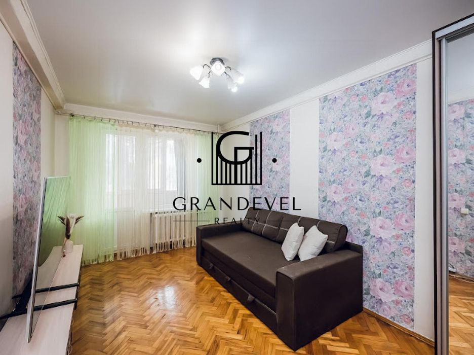 Продам 2к квартиру по вул. Ушинського, Чоколівка, радіоринок, Київ