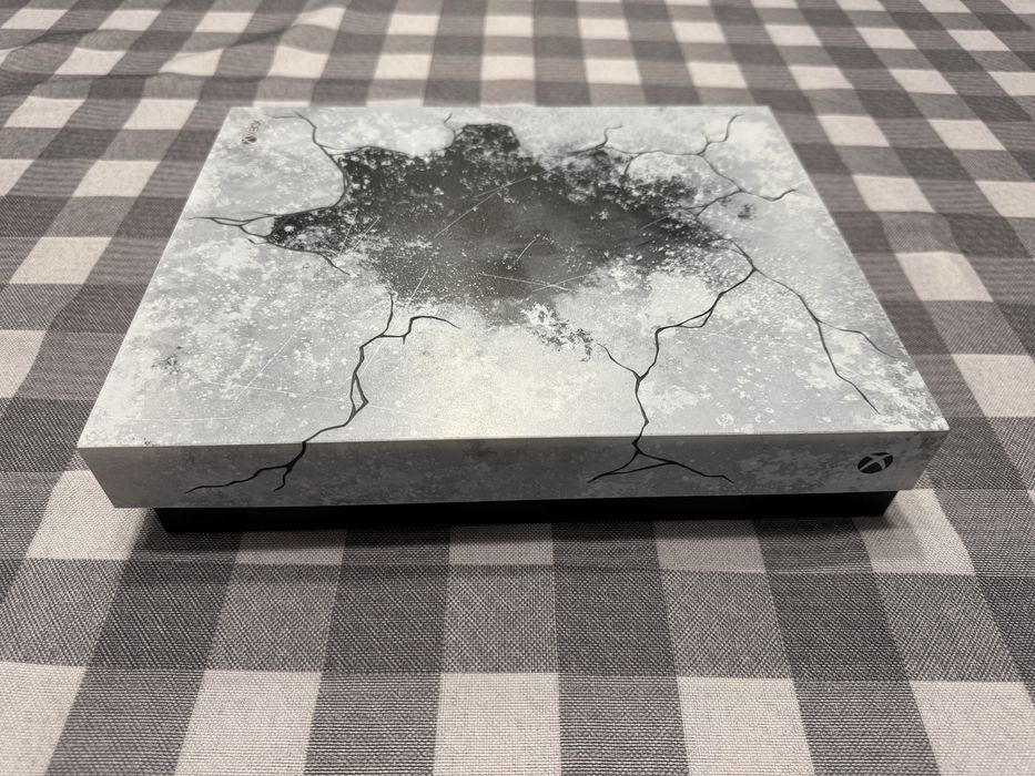 Xbox One  X 1TB limitowana Gears of War + Kinect - gwarancja