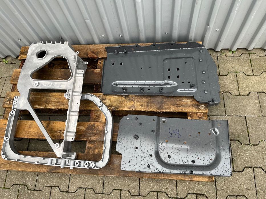 Mocowanie skrzynki na akumulatory Volvo FH 5 euro 6 NOWE wspornik