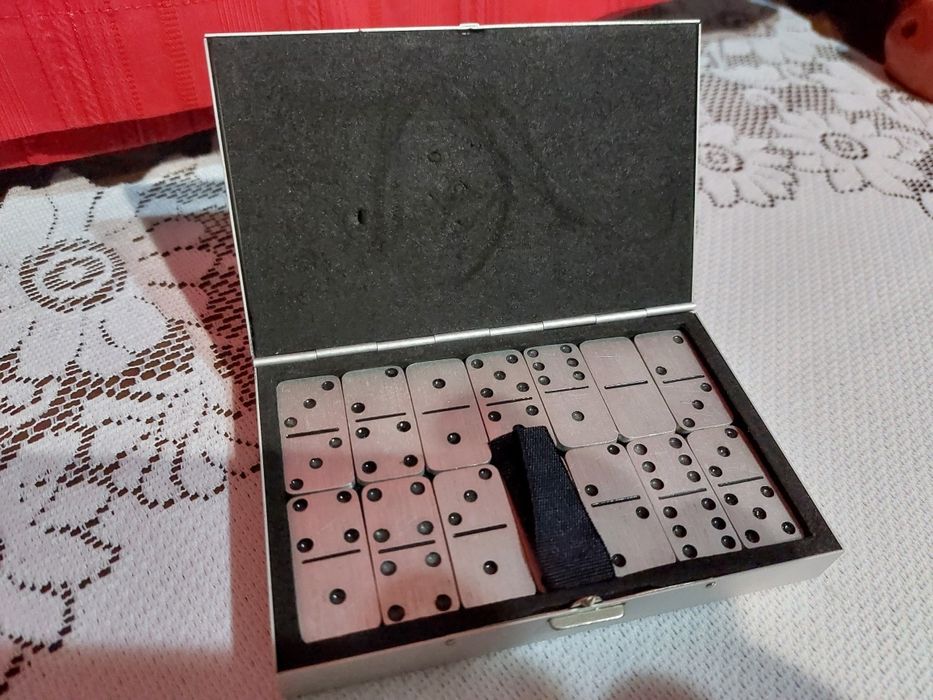 Jogo de dominó em alumínio, impecável