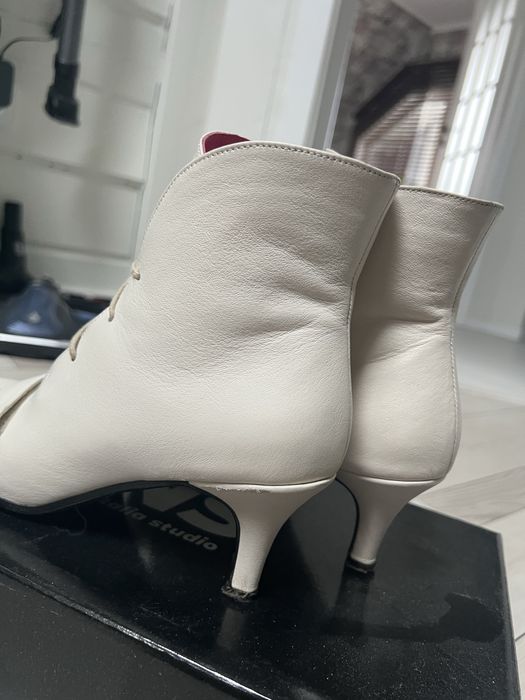 Ботильйони, черевики,