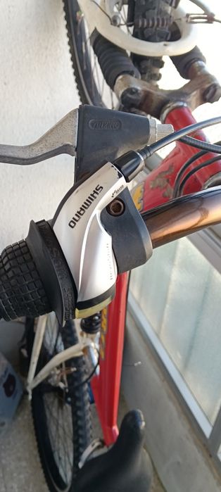 Bicicleta vermelha roda 26