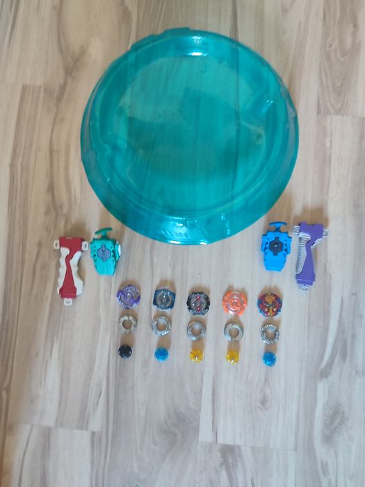 Бейблейди набор.