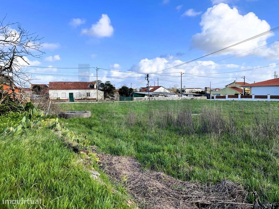 Terreno à Venda com 1.370 m2 | Rua do Estreito, Coimbrão (Leiria)