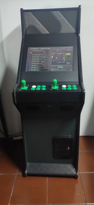 Multi-game arcade machine64170794321025122