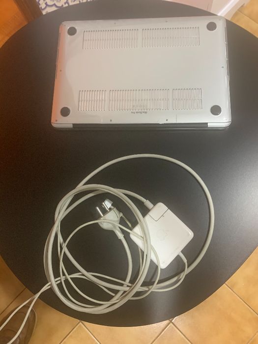 Macbook Pro 13 Mid 2014 i7/8Gb/256Gb