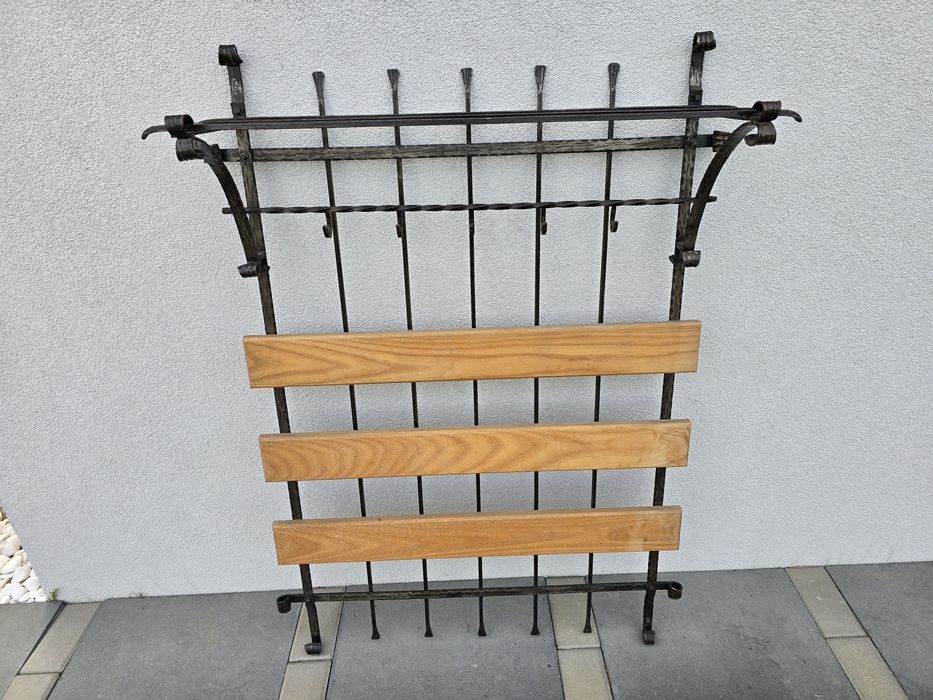 Wieszak kuty na ubrania