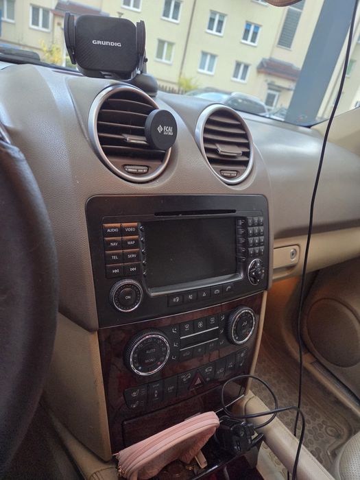 Mersedes- Benz ML320