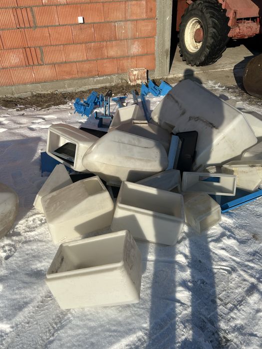 Sprzedam zbiorniki plastikowe  siewnik Monosem