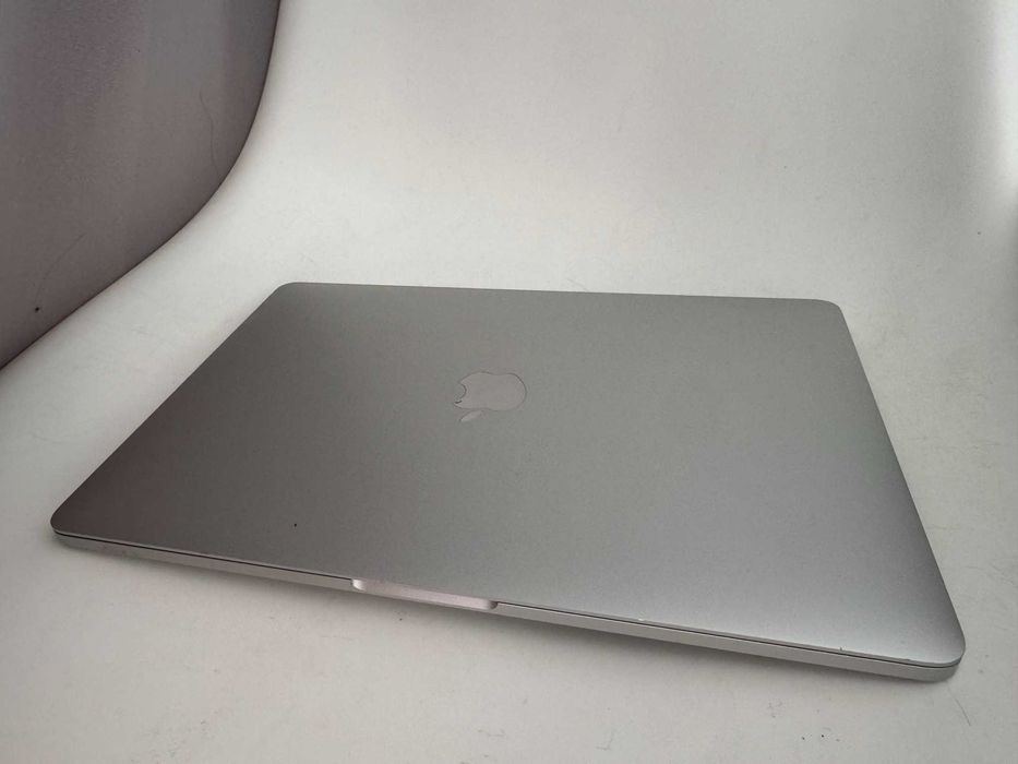 Macbook Pro 13 A1708  i5 Turbo 3.6 GHz 4 wątki 8 GB LPDDR3 256SSD