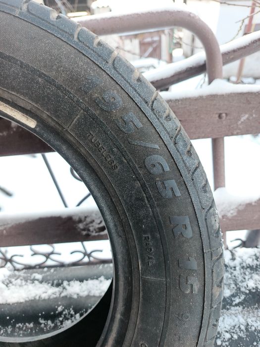 Шина б/у продам .