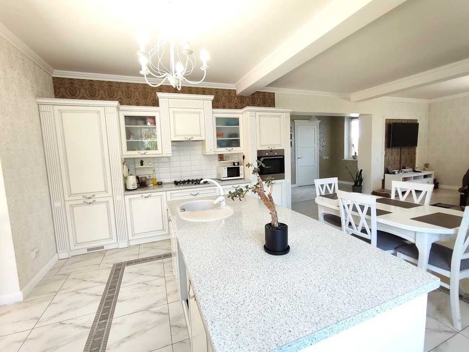 Продається сучасний будинок на вул. Сокирянська (ближня Роша)