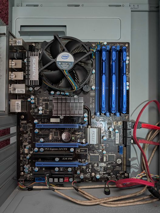 Conjunto PC antigo i7 + 12GB RAM + motherboard MSI X58