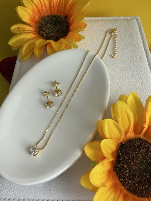 Colar ponto de liz pedra de zirconia folheado ouro semijoia