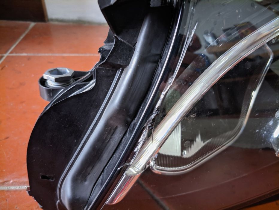 Mercedes E 220 ótica esquerda para partes