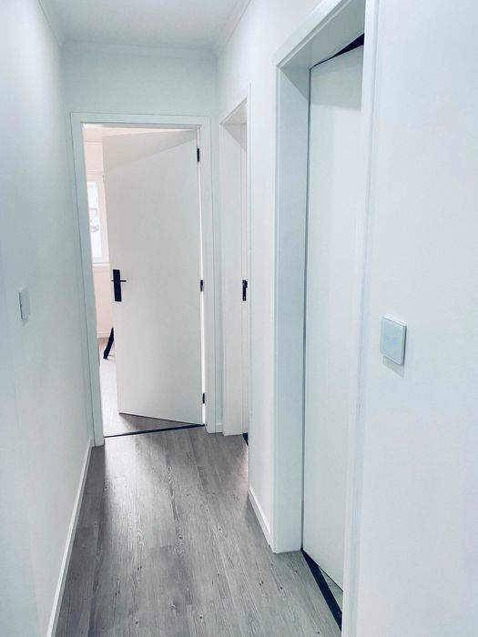 Lacagem de Portas e instalação - Renovação com Acabamento Perfeito