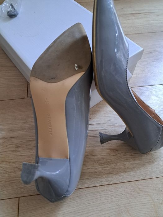 Szpilki Reserved, szare, rozmiar 38, buty