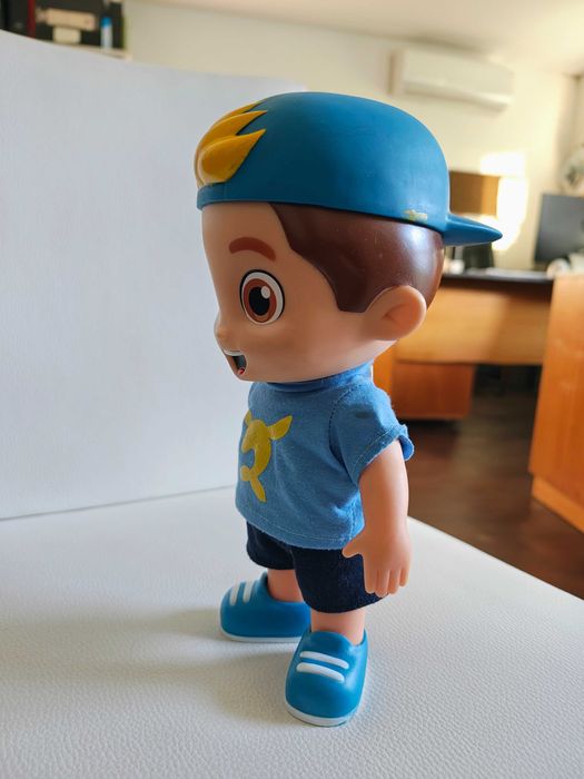 Boneco Lucas Neto, com som