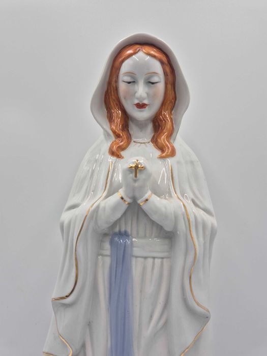 Figura Matki Boskiej z porcelany Francja