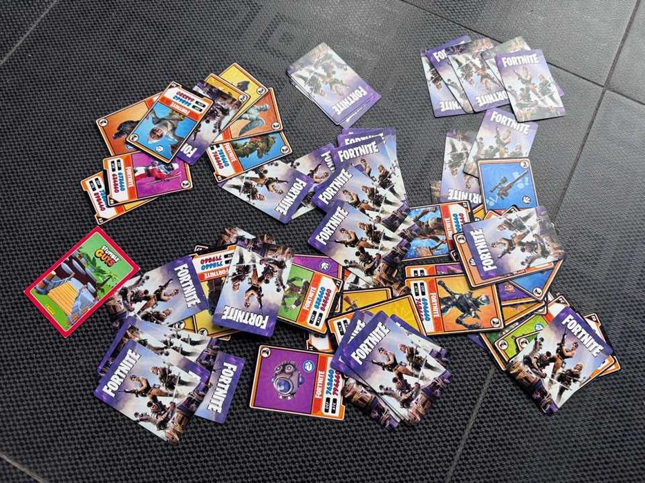 karty kolekcjonerskie Fortnite  Panini.