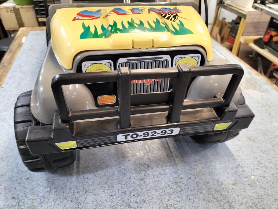 Carrinho a pedais Jeep Safari da Toimsa