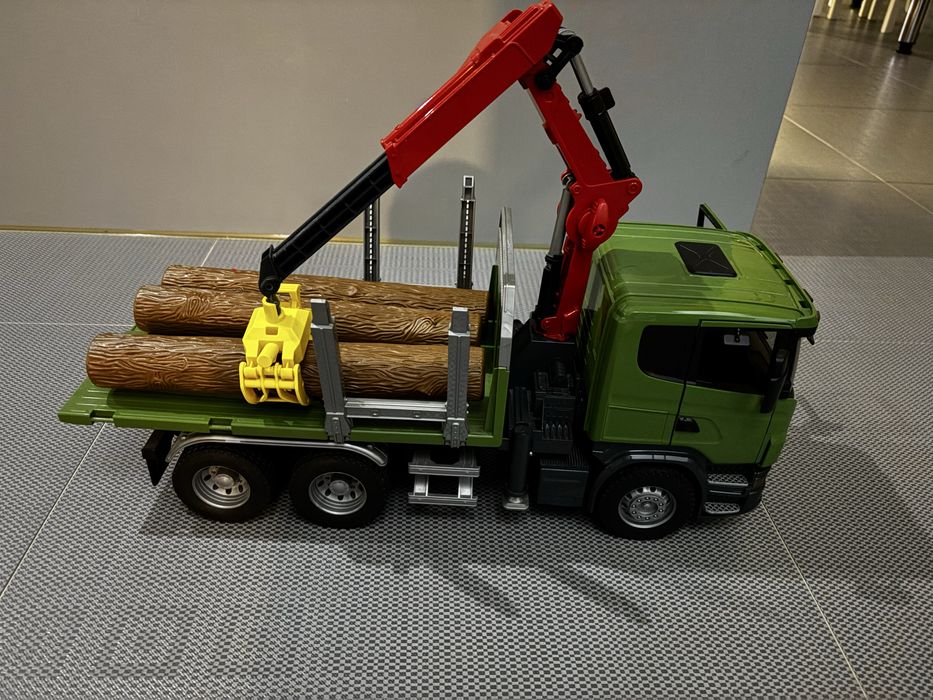 Scania BRUDER do drzewa