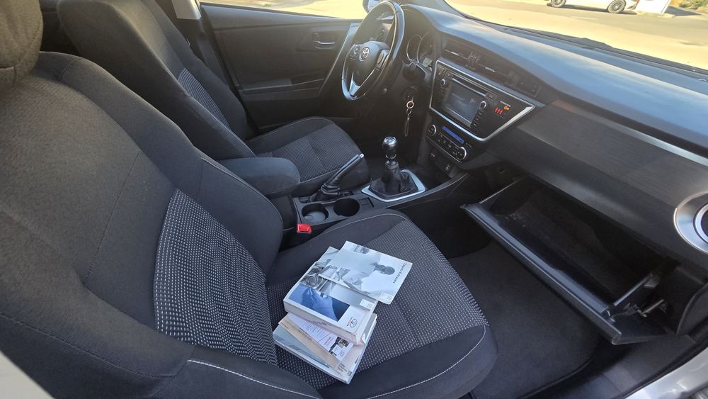 Toyota Auris 1.33 Vvt-i apenas 100.000km