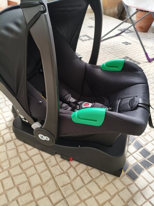 Cadeira auto ovo com isofix completa.
