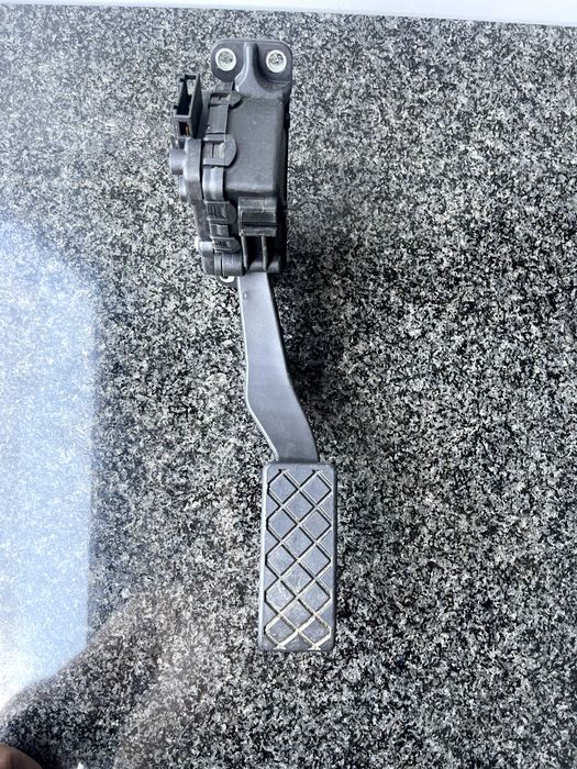 Pedał gazu przyśpieszenia potencjometr  VW T5 LIFT