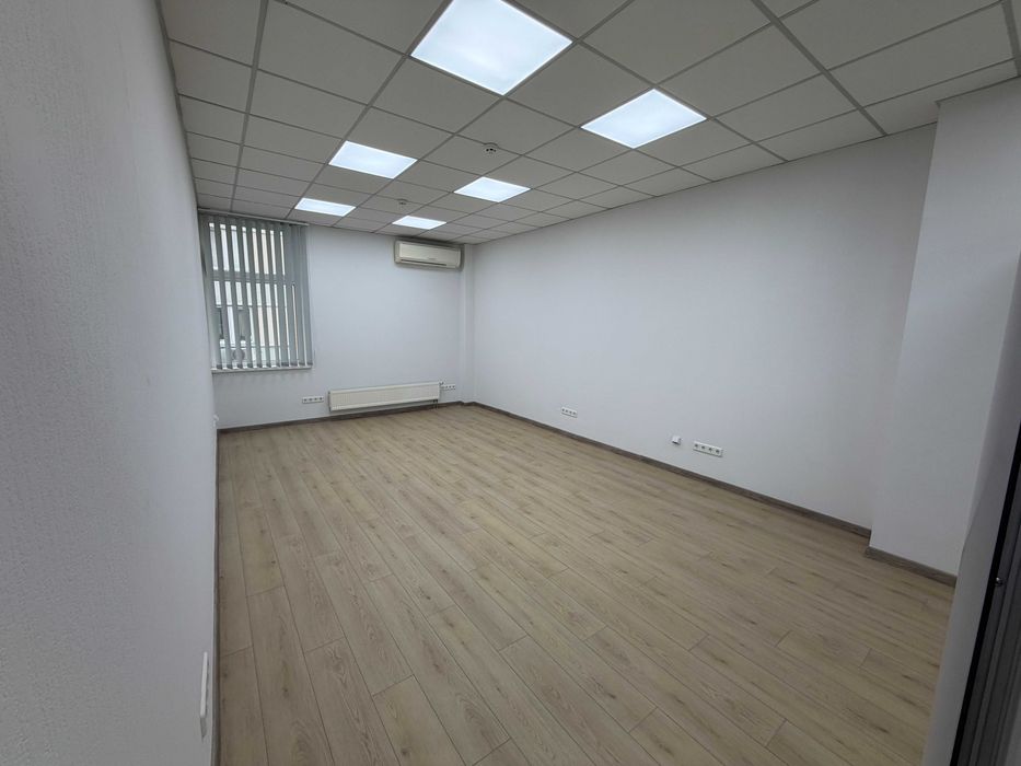 БЕЗ%, Оренда офісу, м. Лівобережна, вул. Раїси Окіпної 4Б, 87 м², 2 хв до метро
