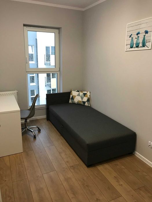 Pokój jednosobowy do wynajęcia w mieszkaniu trzypokojowym. Klecina Dożynkowa 8f blisko pętli. Nowe osiedle