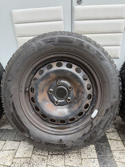 Opony wielosezonowe Barum Quartaris 5 15” na felgach stalowych