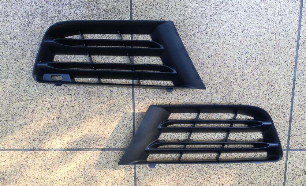 Renault Scenic II lift 2006 - grill atrapa nerki komplet l+p
