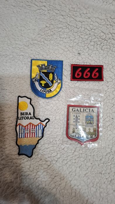 Patches, pins e stickers