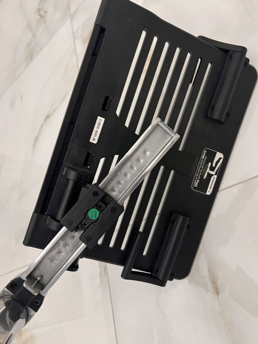 Stojak pod laptopa do fotelu krzesla obrotowego