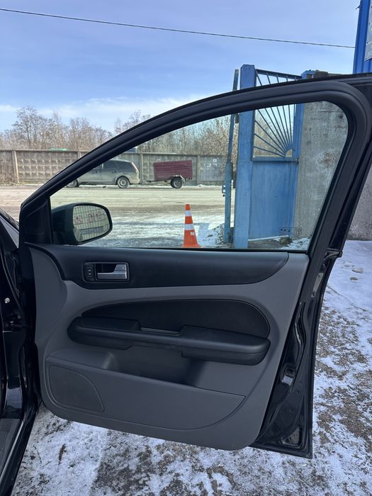 Ford Focus 2008 рік 1.6 бензин