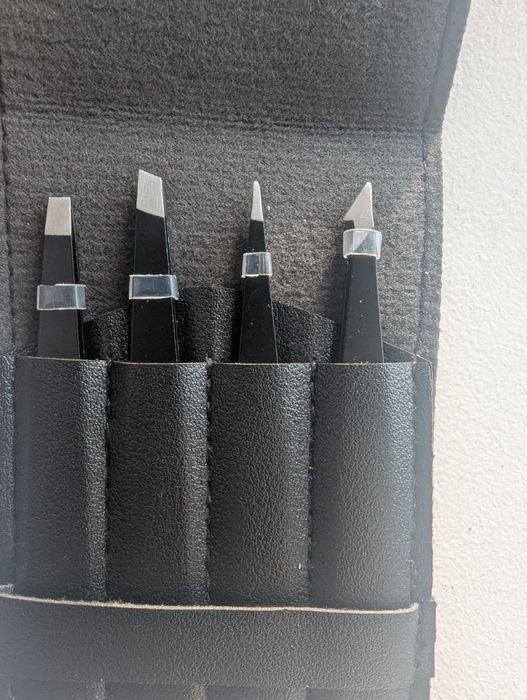 Набір пінцетів для брів