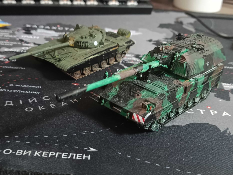 Продаю (готові) збірні моделі бронетехніки.