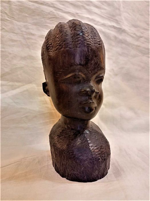 Estatueta Mulher Africana Pau Preto