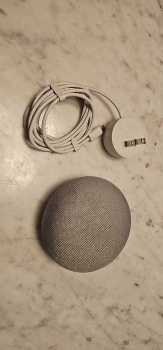 Розумна колонка Google Home Mini