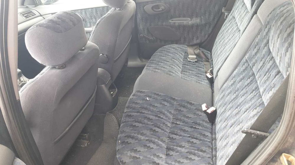 Ford Mondeo 1.6 i Gasolina 90 cv / 66 kW