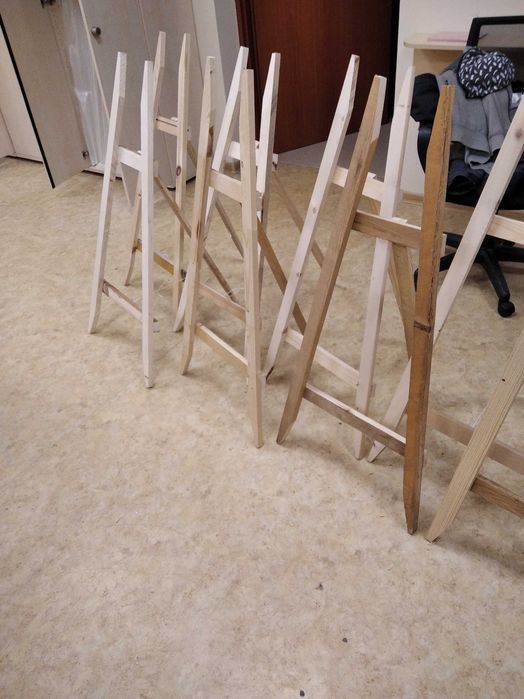 Stelaż pod wieniec pogrzebowy