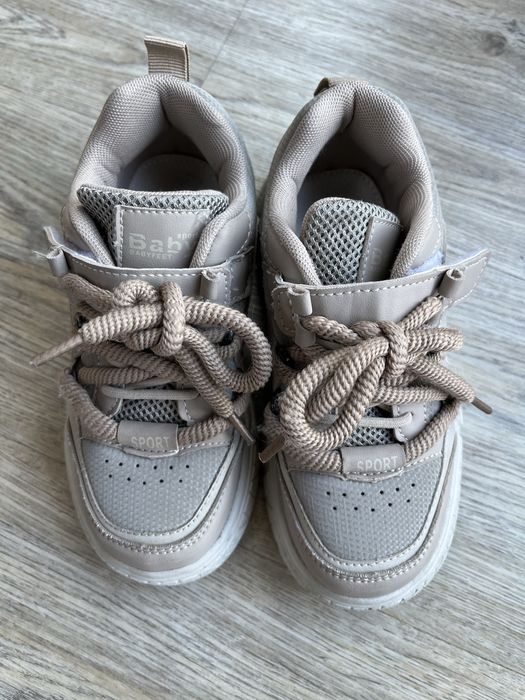 Кросівки легкі для дівчинки